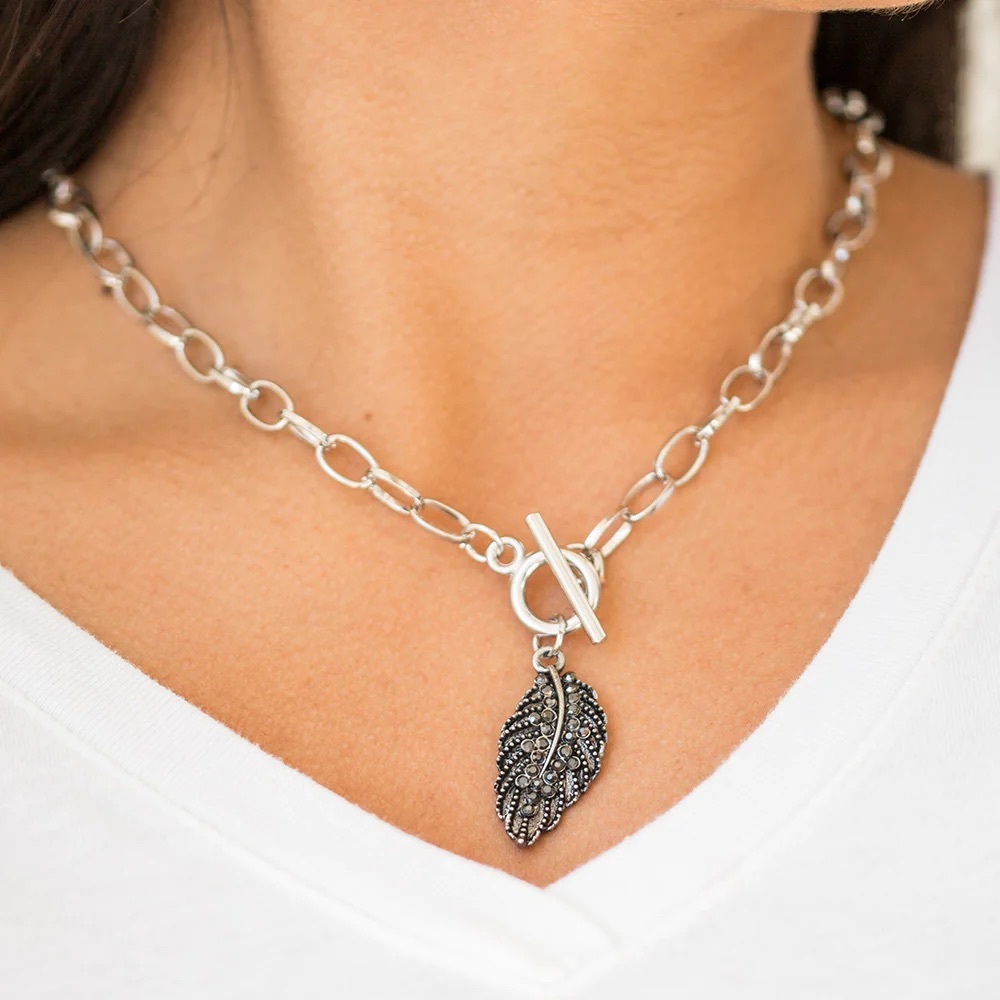 Pilot Quest Paparazzi Leaf Necklace & Earrings Set - Picture 2 of 3